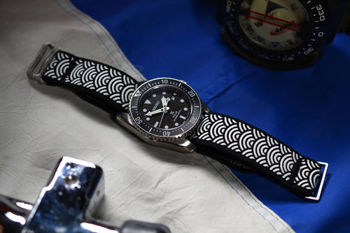 "SEIGAIHA" Hook Strap™ - Dive Series - Limited Edition Elastic Watch Band - NMDIVE004-SGH